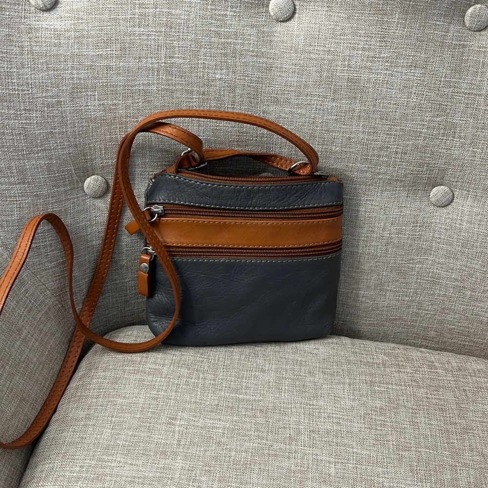 Genuine Italian Leather Cross Body Bag *barely used!!*